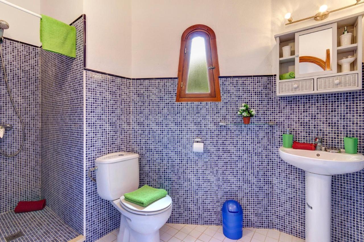 Gerard Villa, Cala Blanca Cala Santandria  Esterno foto